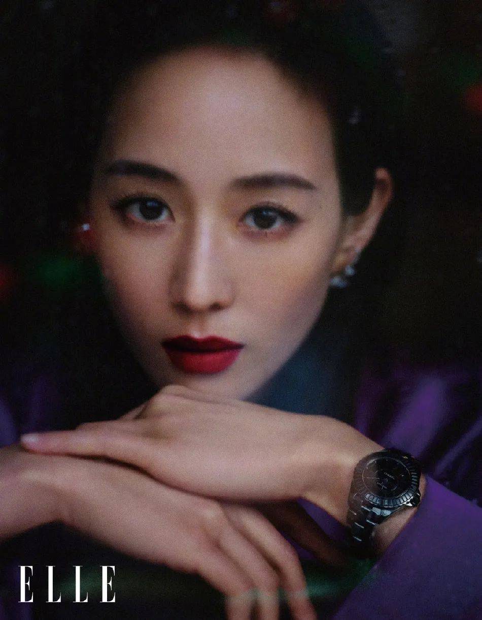 ̨���һ������Ů�ž������������ѩ����ò���޶���